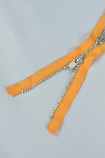 ZIP080  5號拉鏈  銀白色雙頭拉鏈  開尾金屬拉鏈  不設單獨拉鍊訂購  後面照